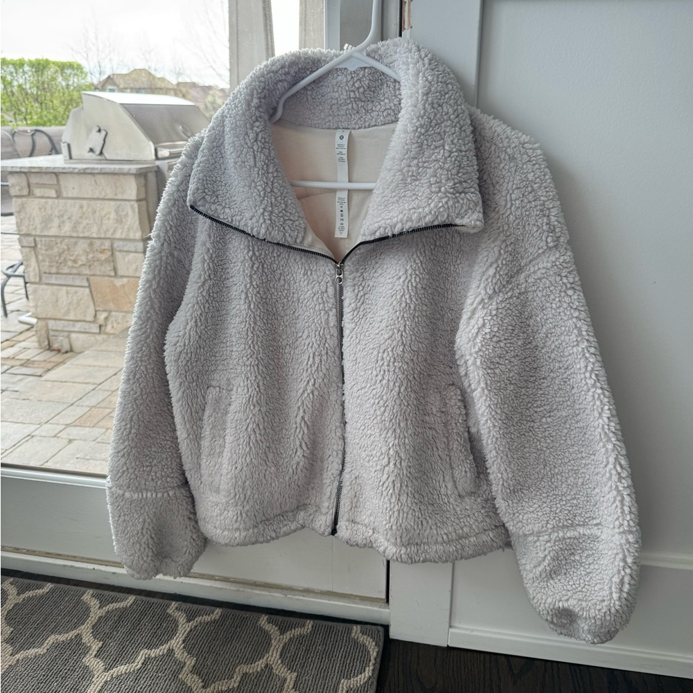 Lululemon Athletica Gray Puffer Jacket with Cozy Plush Finish